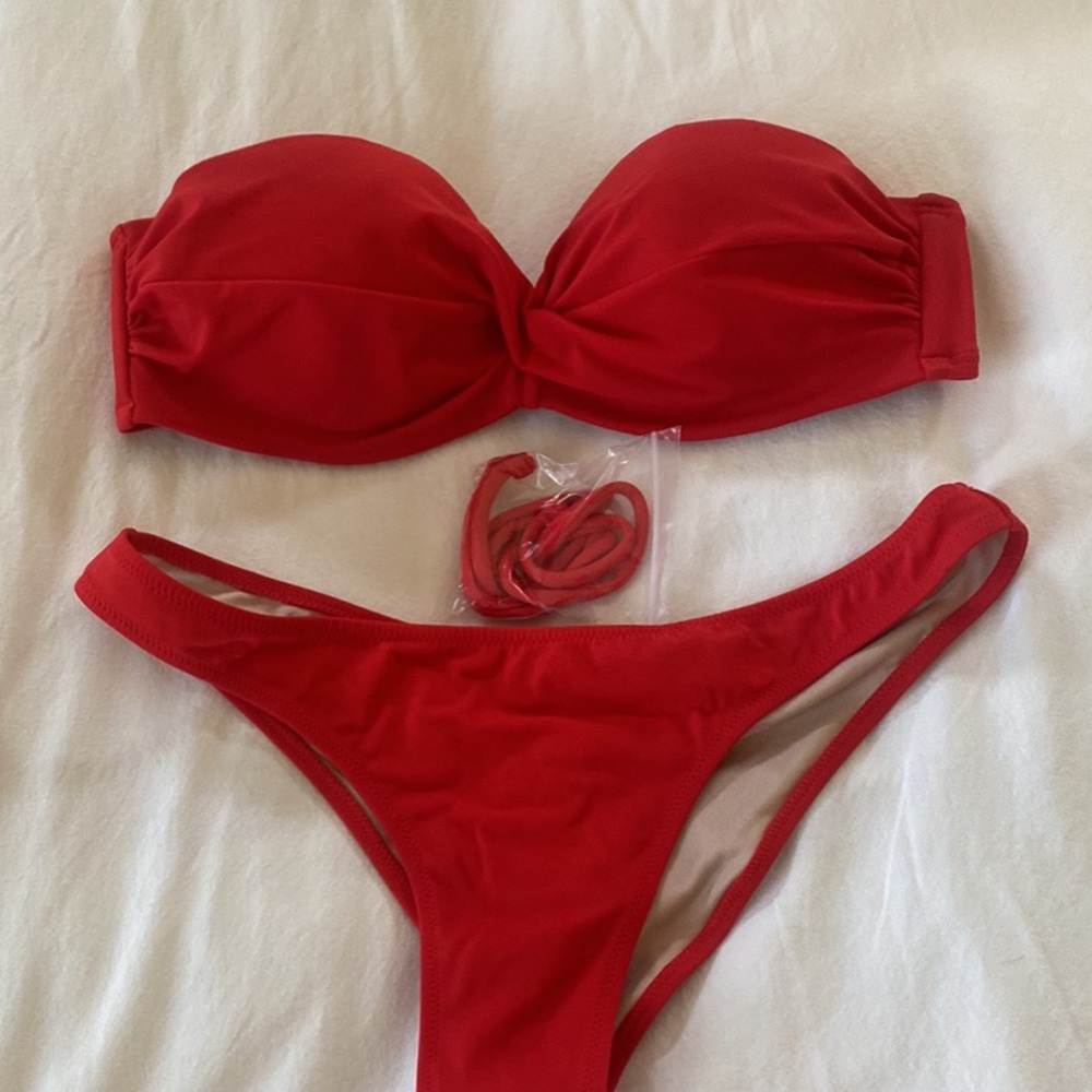 Victoria’s Secret bikini